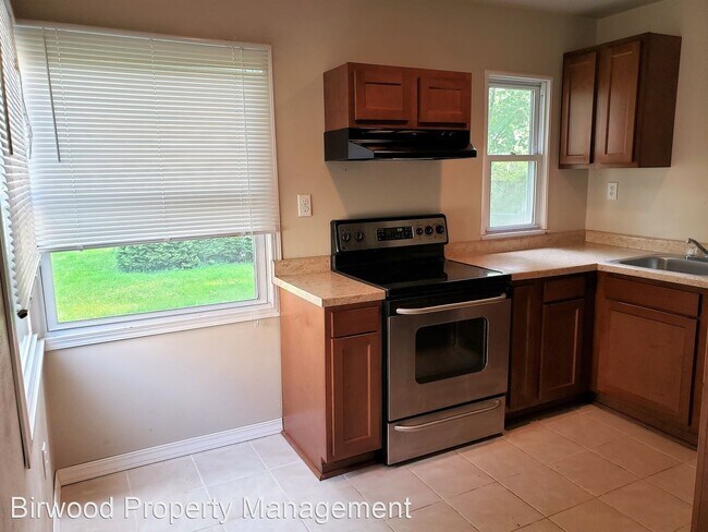 Building Photo - 3 br, 1 bath House - 2313 Myrtle St