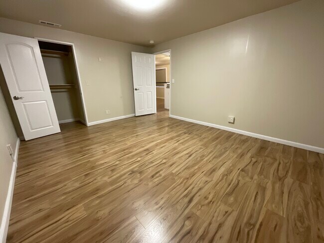 Building Photo - 1188 Phoenix Ave