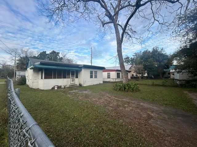 Building Photo - 1602 Wambolt St