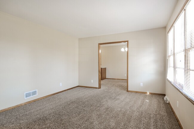 Foto del edificio - 118 Waverly Ave