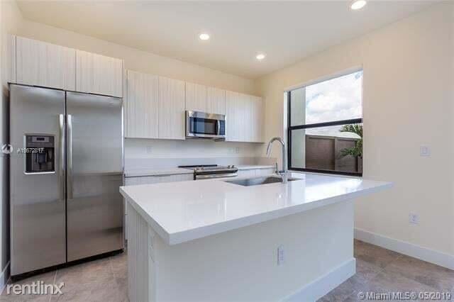 Building Photo - 3 br, 2.5 bath House - 15857 NW 90th Ct