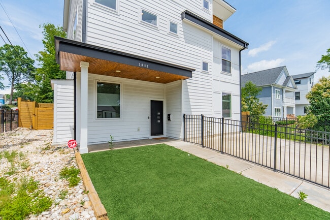 Building Photo - 1401 Kennon St