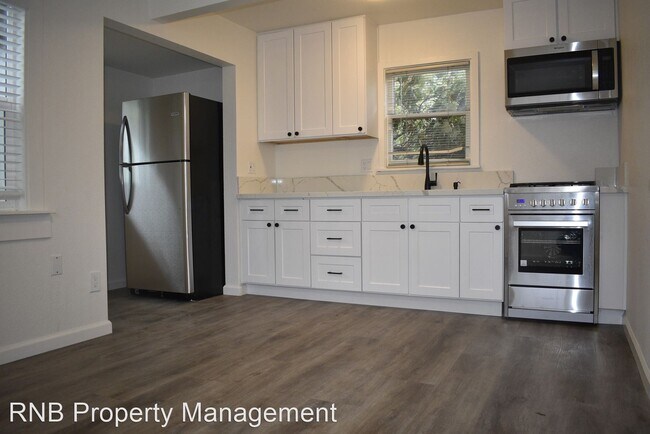 Building Photo - 1 br, 1 bath House - 159 1/2 Donner Avenue
