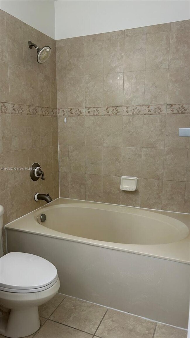 Foto del edificio - 21207 NW 14th Pl