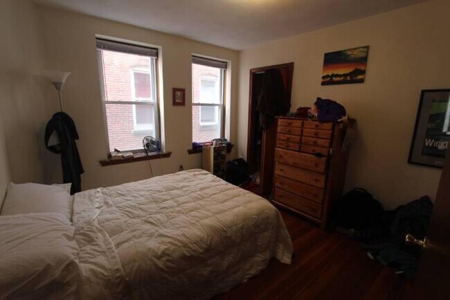 Building Photo - 3.0 bedroom in Cambridge Massachusetts 02139