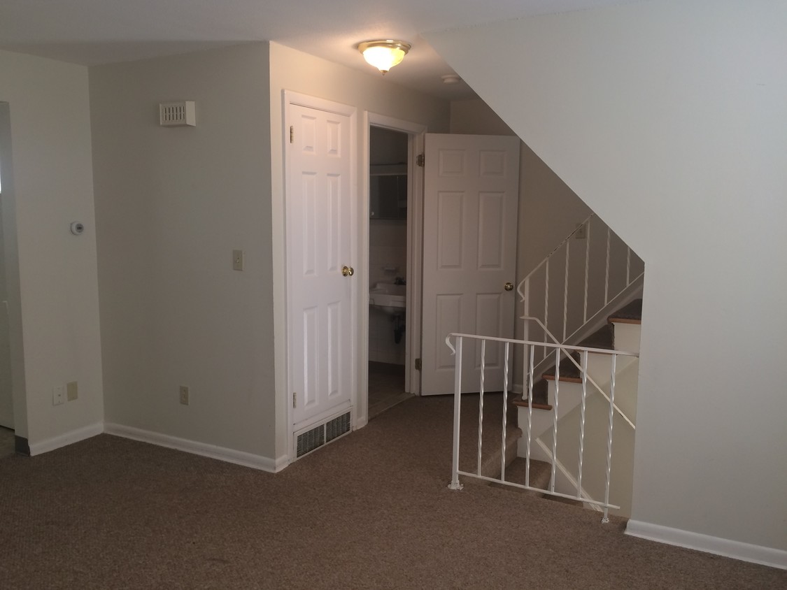 Foto principal - 286 S Elm St