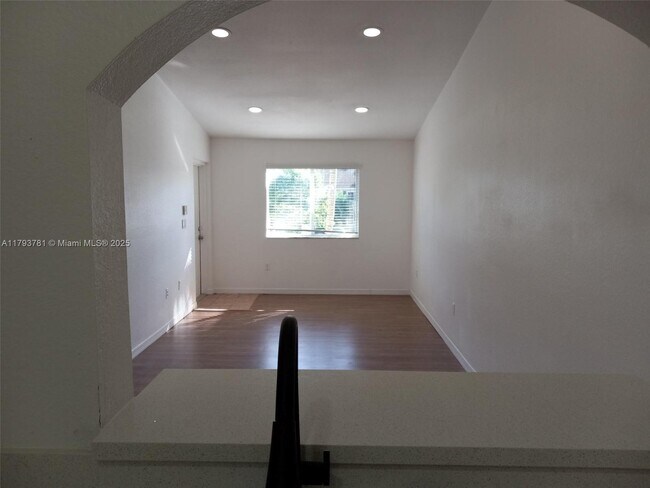 Foto del edificio - 3395 NE 9th St