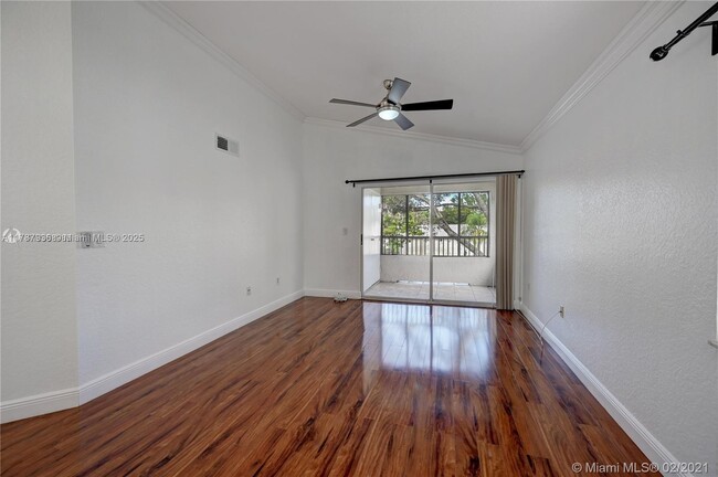 Building Photo - 2850 N Oakland Forest Dr