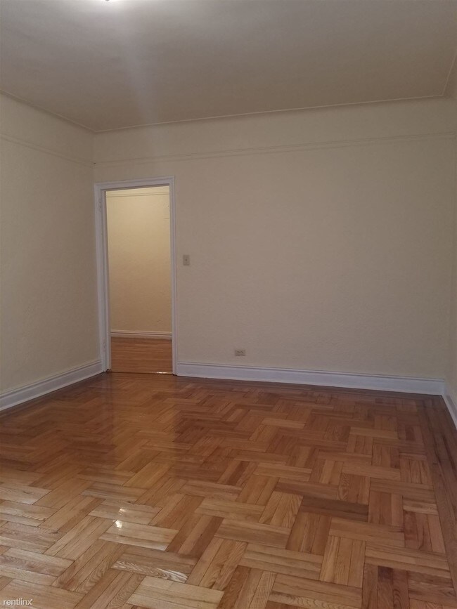 Building Photo - 2 br, 1 bath  - 3111 Brighton 1st Pl