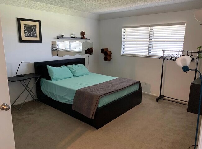 Foto del edificio - 500 Palm Springs Blvd