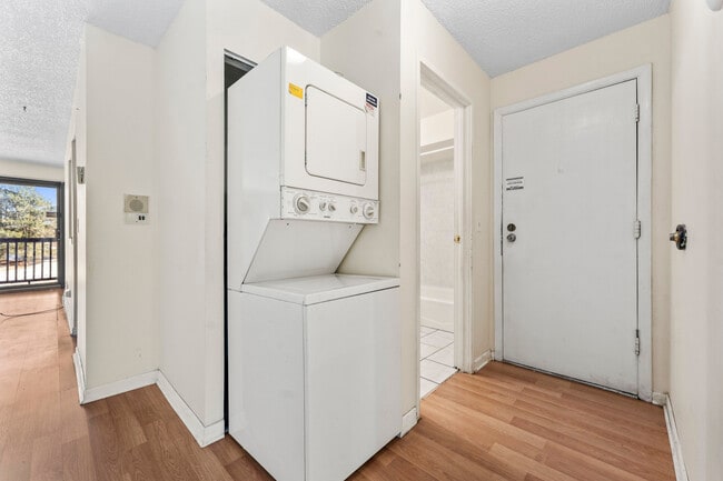 Foto del edificio - 225 S Gregory St