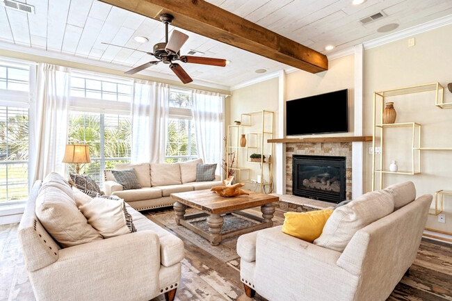 Building Photo - 64 Cobia St