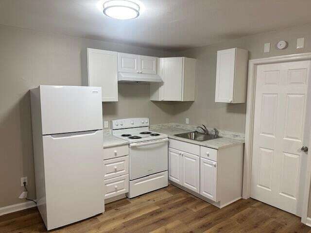 Building Photo - 257 SE Bell St