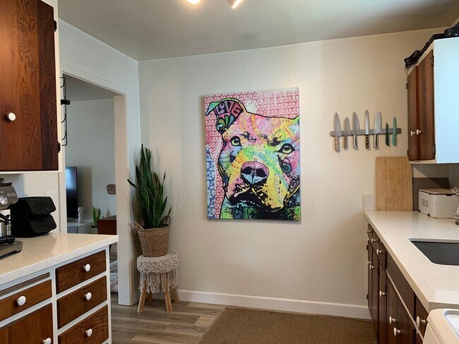 Foto del edificio - Charming 2Bd/1Ba Pleasure Point Cottage – Steps from the Ocean