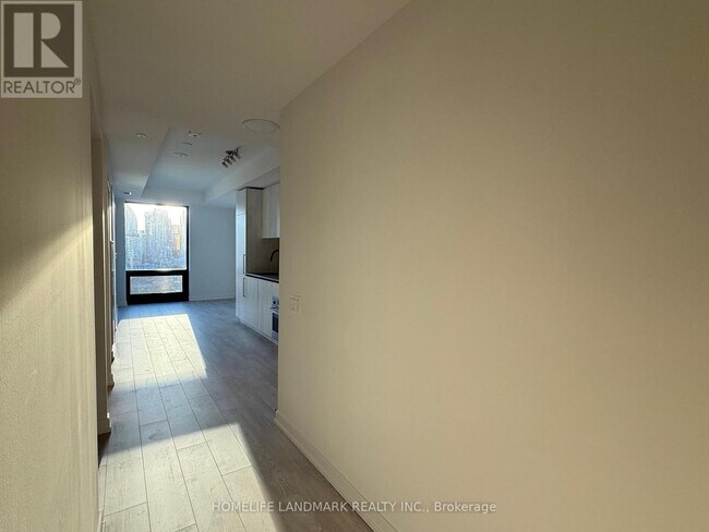 Building Photo - 35 Parliament St