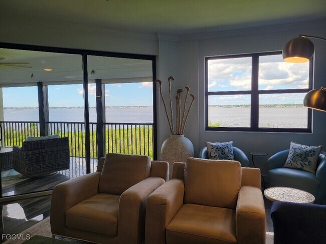 Building Photo - 11620 Court of Palms