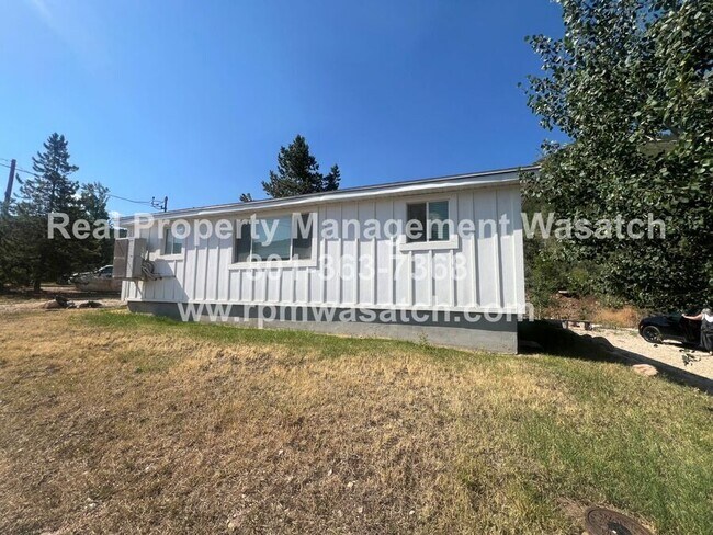 Foto del edificio - 1388 Country Ln