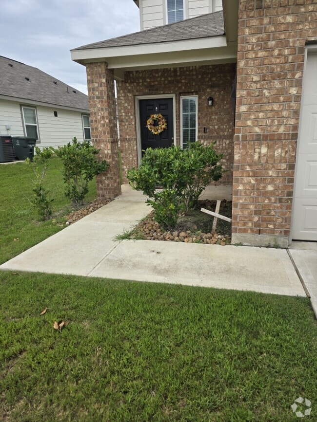 Building Photo - 974 Marquis Dr