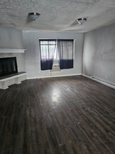 Building Photo - 1815 W 40th St