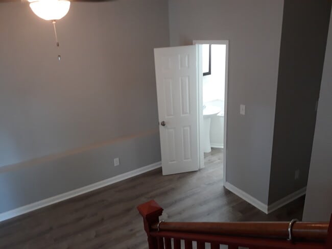 Building Photo - 319 Sumner Dr