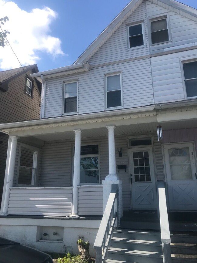 Building Photo - 319 W White St