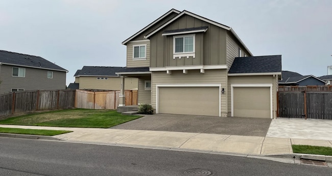 Building Photo - 2777 S Red Tail Loop