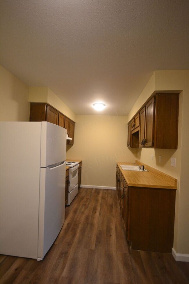 Building Photo - Warsaw Apartments