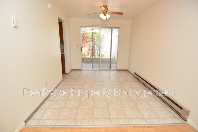 Foto del edificio - 84 SE Grape Ave
