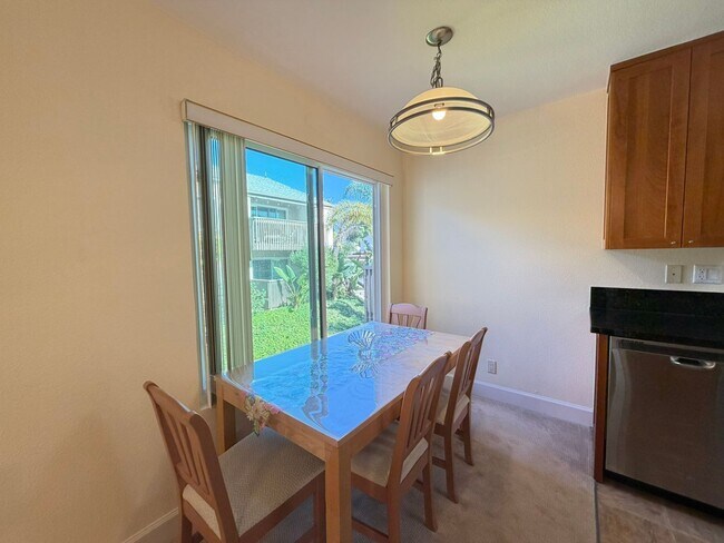 Building Photo - Large Studio in La Jolla / UTC area
