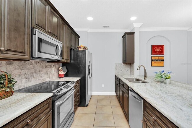 Building Photo - 8302 Portofino Dr