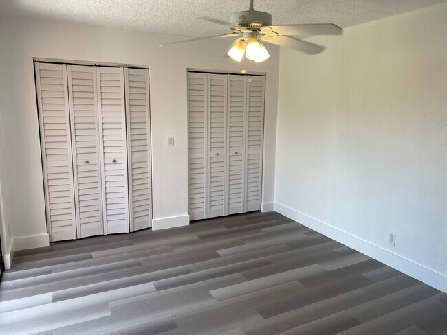 Segundo dormitorio - 3301 Spanish Wells Dr