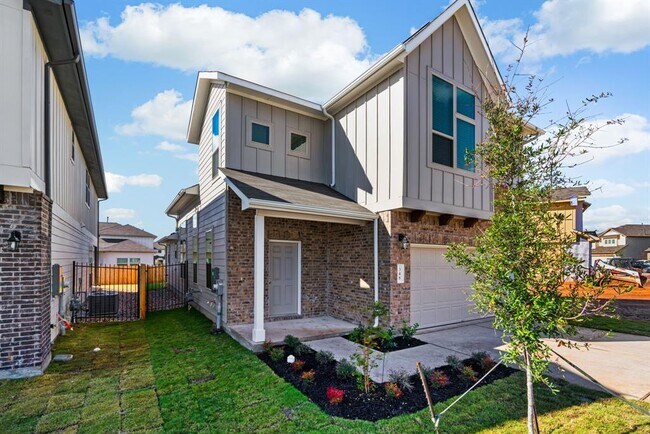 Building Photo - 348 Rend Dr