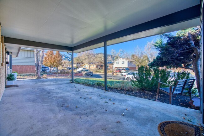Building Photo - Stunning & Spacious South Boulder Home ***...