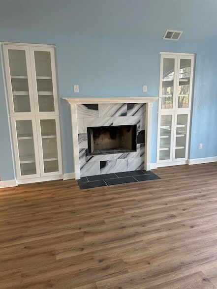 Building Photo - 15315 Birch Dr