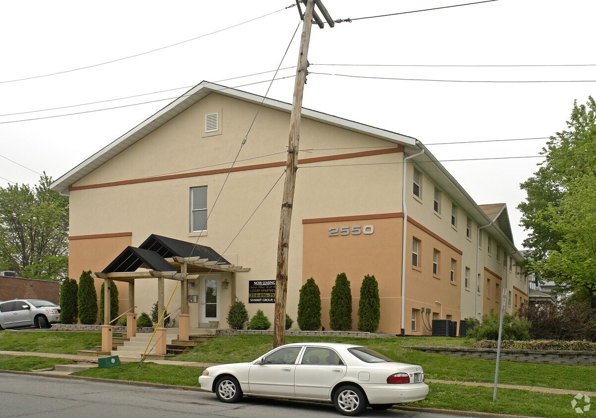 Primary Photo - 2550 Sutton Blvd