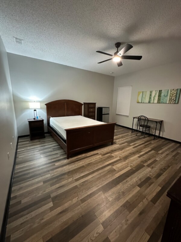 Building Photo - 1806 Superior Ct
