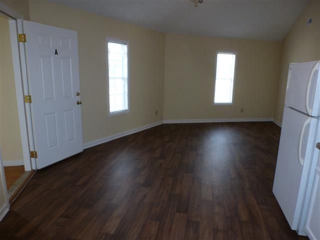 Building Photo - 380 Creekwood Ct