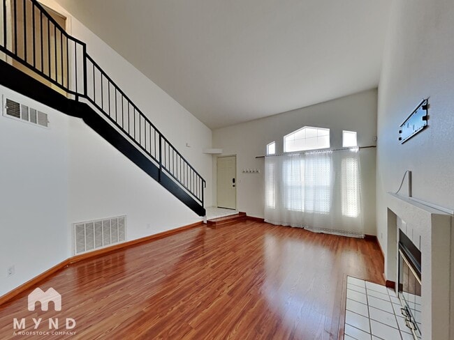Foto del edificio - 8042 Laurena Ave