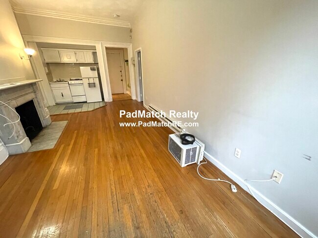 Building Photo - 211 Beacon St