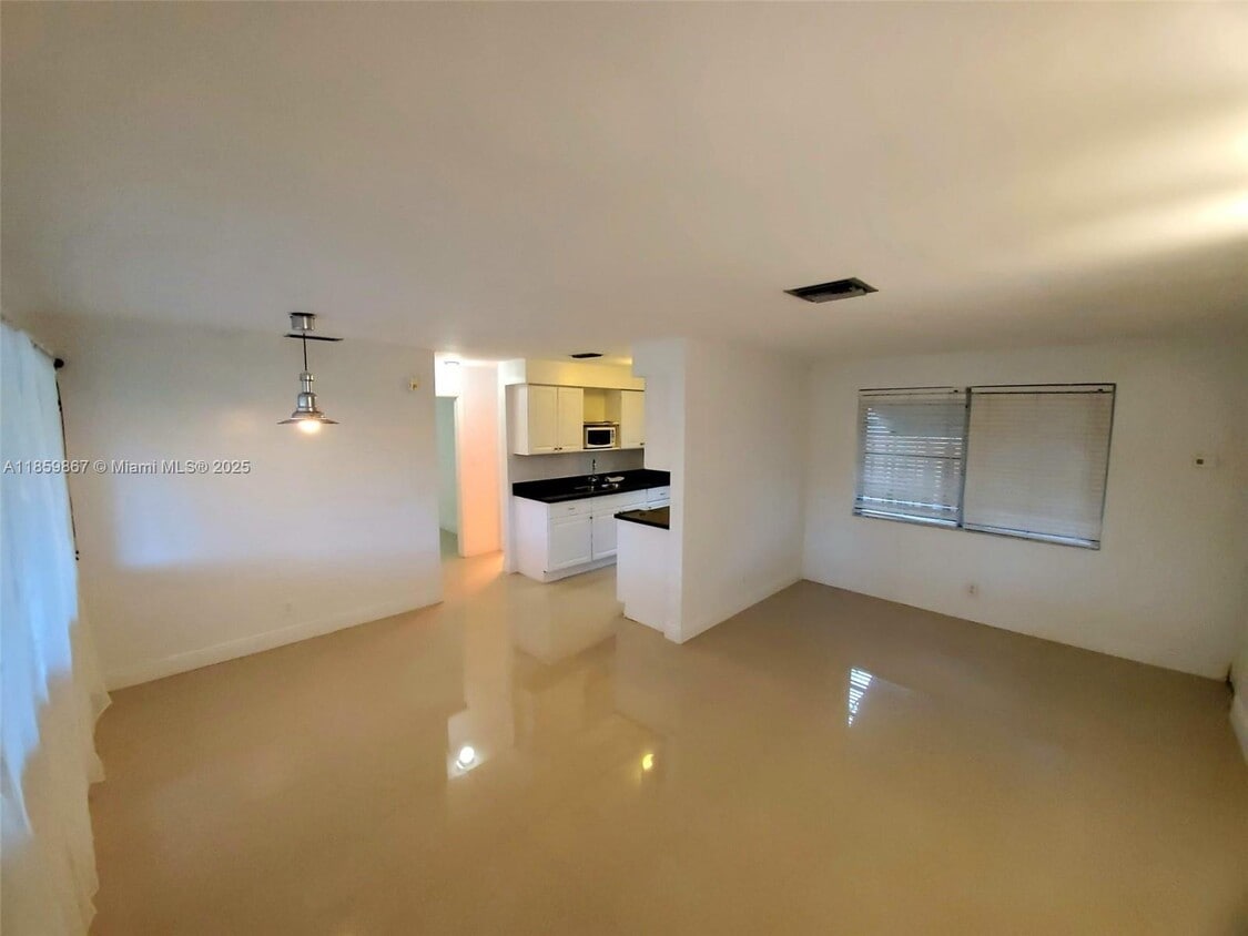 Foto del edificio - 729 NE 6th St