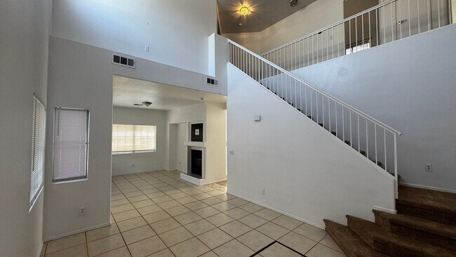 Foto del edificio - 7290 Golden Star Ave