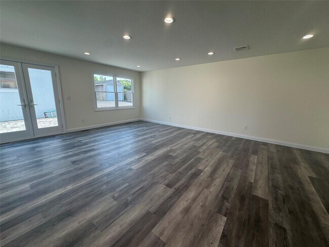 Foto del edificio - 102 Elm Ave