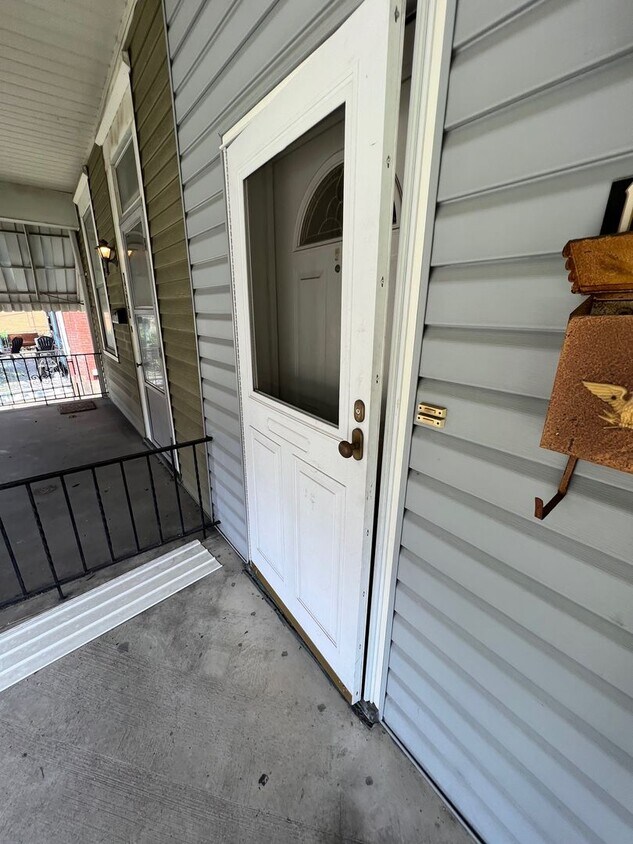 1525 Lowrie St Unit 2, Pittsburgh, PA 15212 Room for Rent in