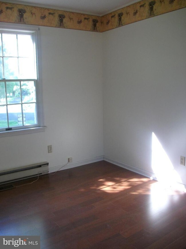 Building Photo - 36 Thorne Ave