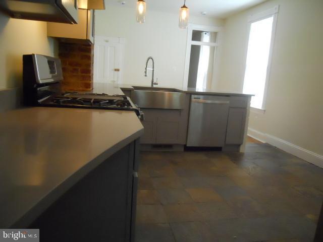 Building Photo - 306 W Cold Spring Ln