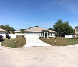 Building Photo - 205 Flounder Pl