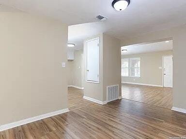 Foto del edificio - 2623 Irwin Dr