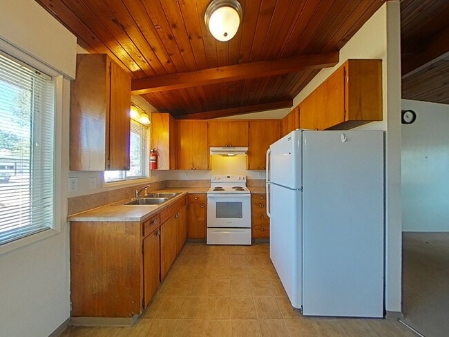 Building Photo - 2 Bedroom Duplex ~ Albany ~ Pet Friendly