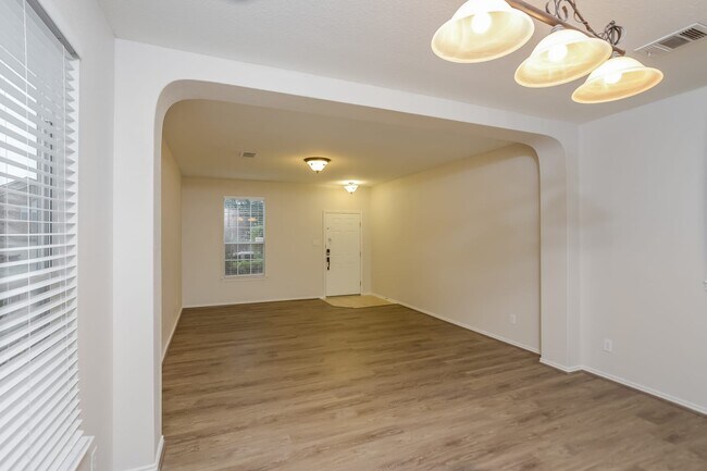 Building Photo - 15419 Soaring Mesa