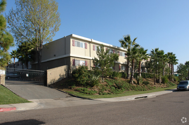 Primary Photo - Hidden Pines Apartments